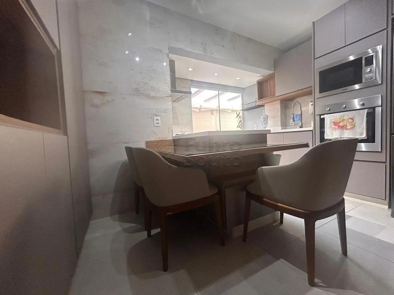 Comprar Apartamento / Padr&atilde;o em Pelotas R$ 350.000,00 - Foto 6