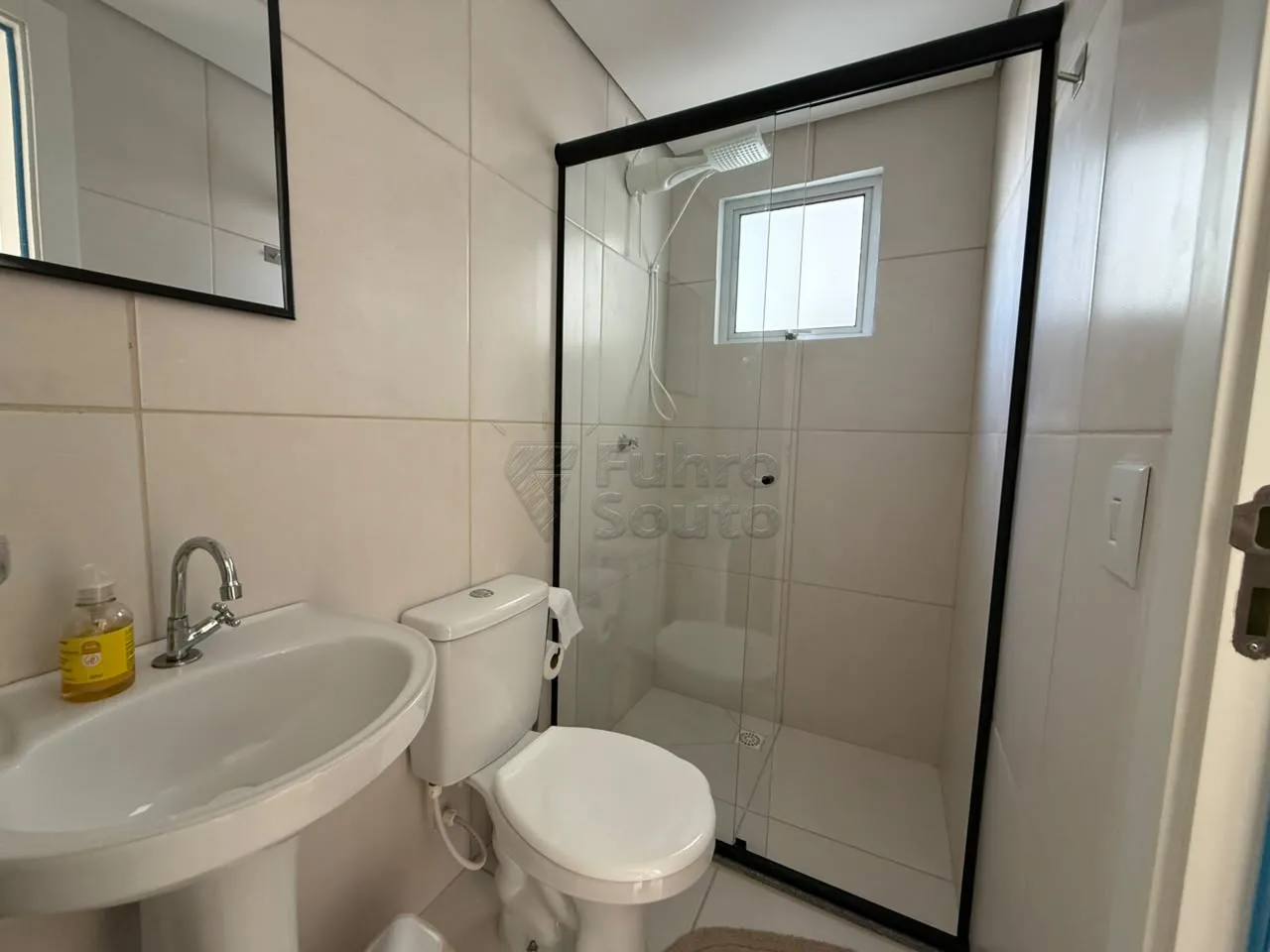 Comprar Apartamento / Padr&atilde;o em Pelotas R$ 350.000,00 - Foto 6