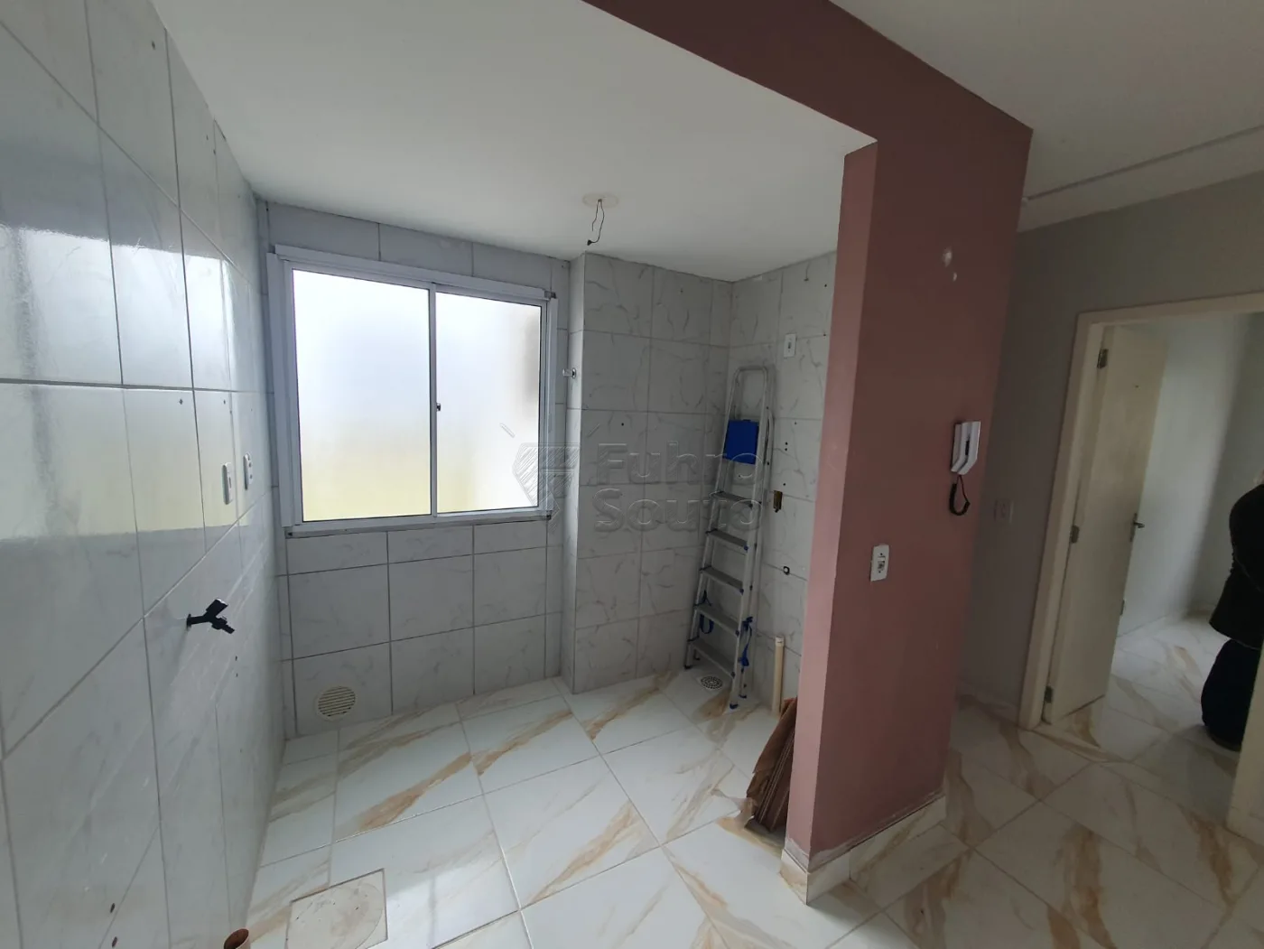 Comprar Apartamento / Padr&atilde;o em Pelotas R$ 155.000,00 - Foto 3