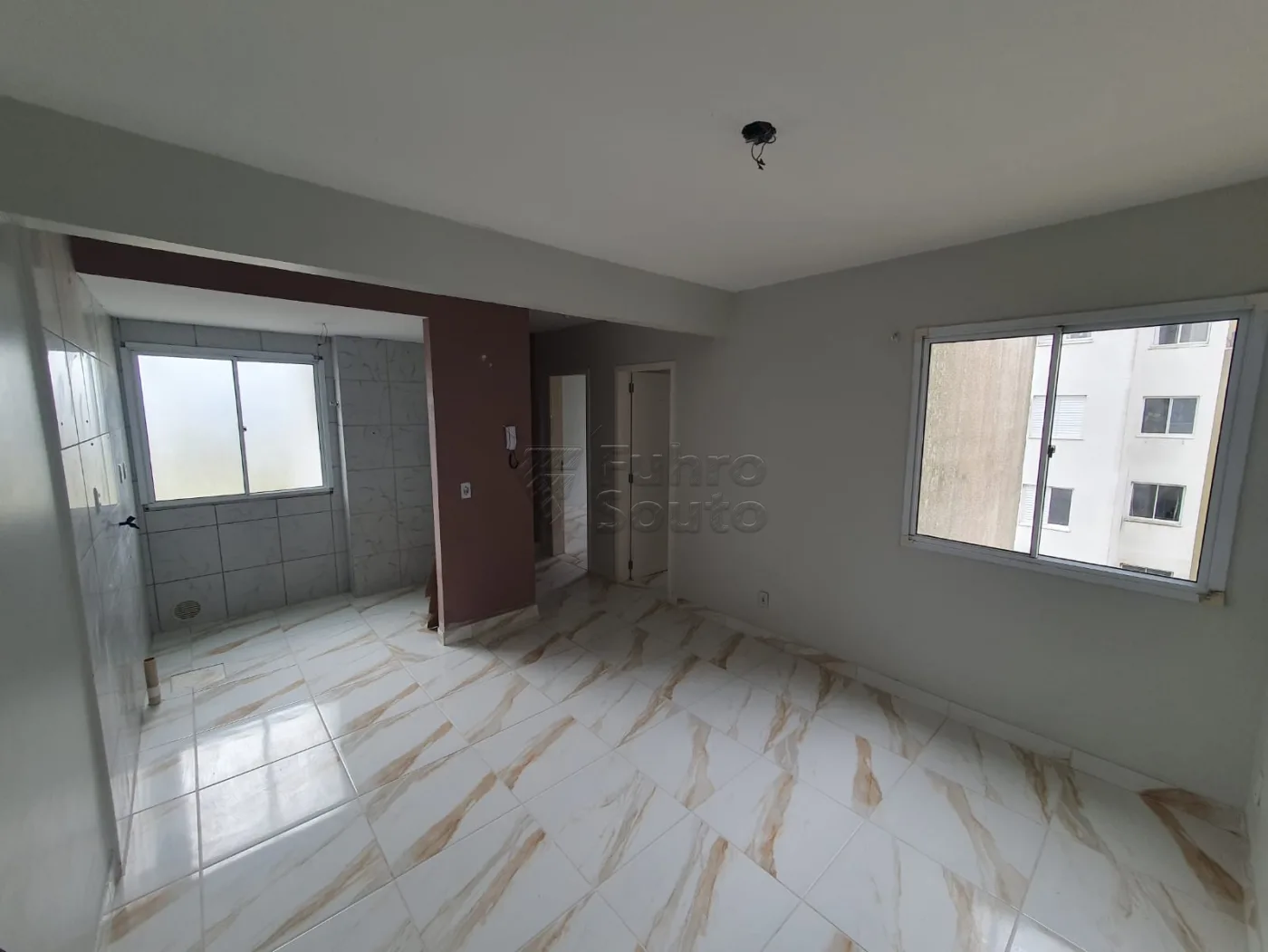 Comprar Apartamento / Padr&atilde;o em Pelotas R$ 155.000,00 - Foto 1