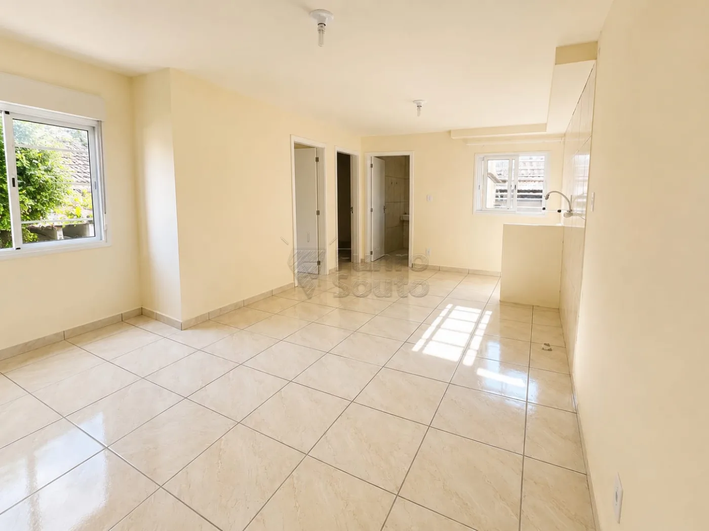 Comprar Apartamento / Padr&atilde;o em Pelotas R$ 124.900,00 - Foto 1