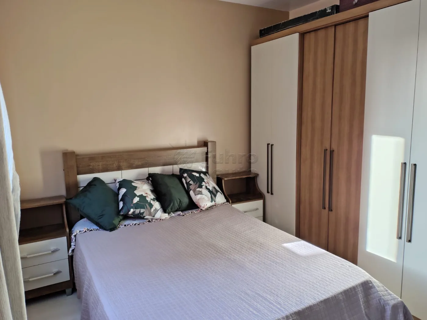 Comprar Apartamento / Padr&atilde;o em Pelotas R$ 170.000,00 - Foto 2