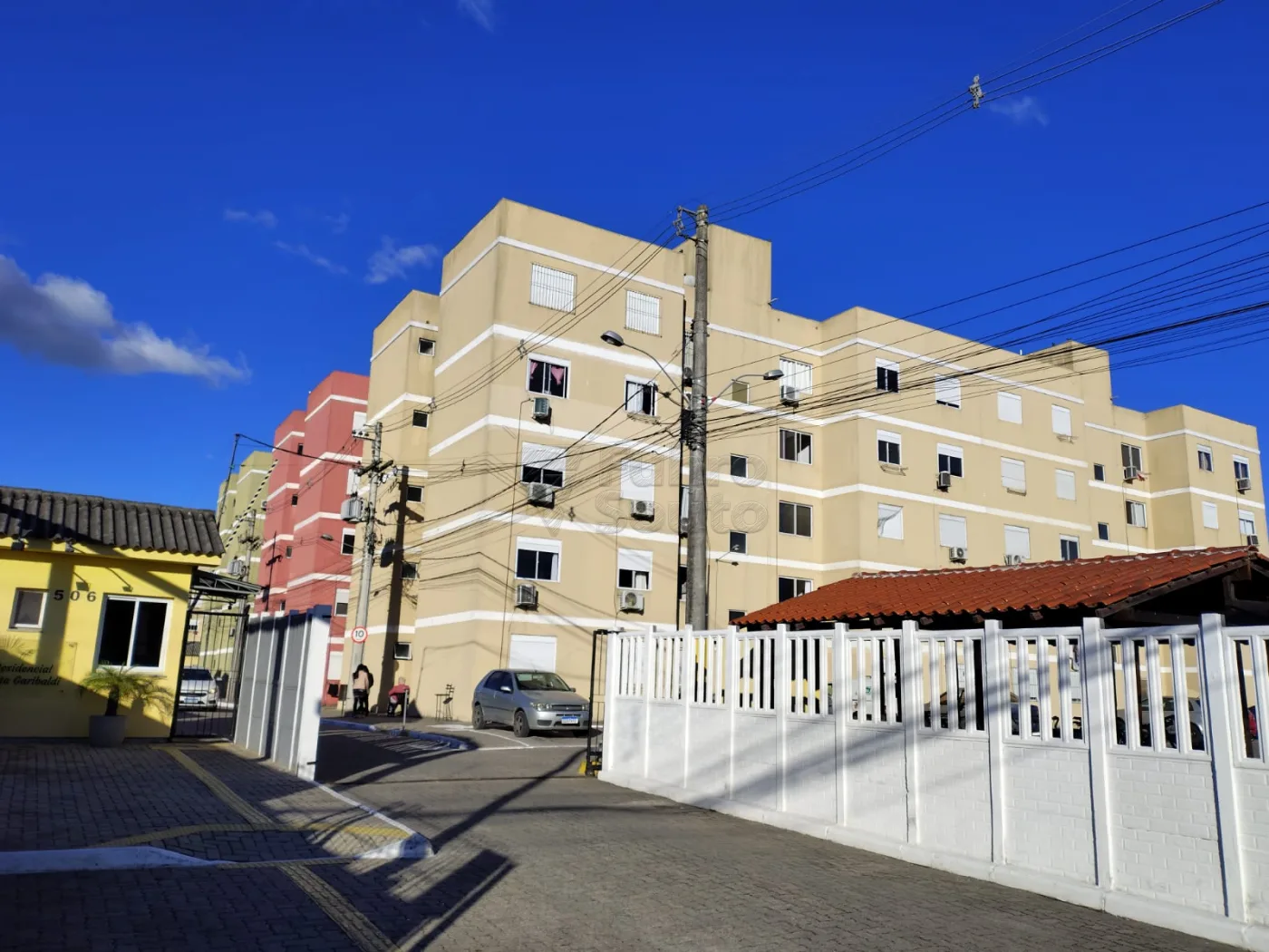 Comprar Apartamento / Padr&atilde;o em Pelotas R$ 170.000,00 - Foto 5