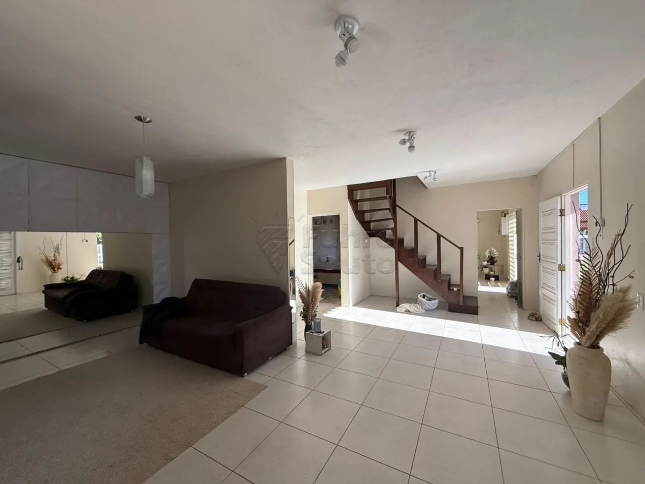 Comprar Casa / Padr&atilde;o em Rio Grande R$ 750.000,00 - Foto 1