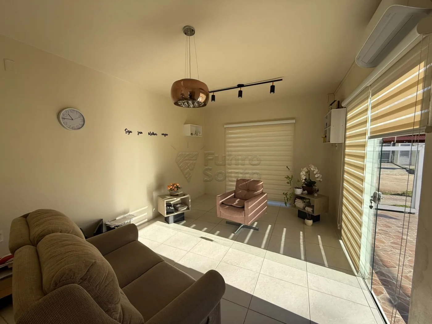 Comprar Casa / Padr&atilde;o em Rio Grande R$ 750.000,00 - Foto 2
