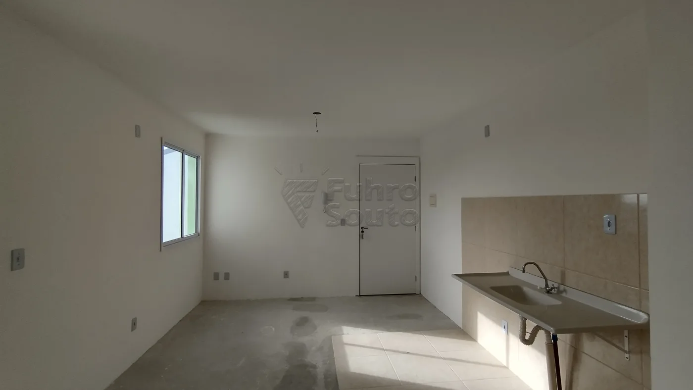 Comprar Apartamento / Padr&atilde;o em Pelotas R$ 140.000,00 - Foto 3