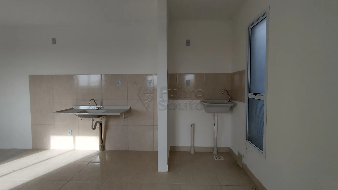 Comprar Apartamento / Padr&atilde;o em Pelotas R$ 140.000,00 - Foto 6
