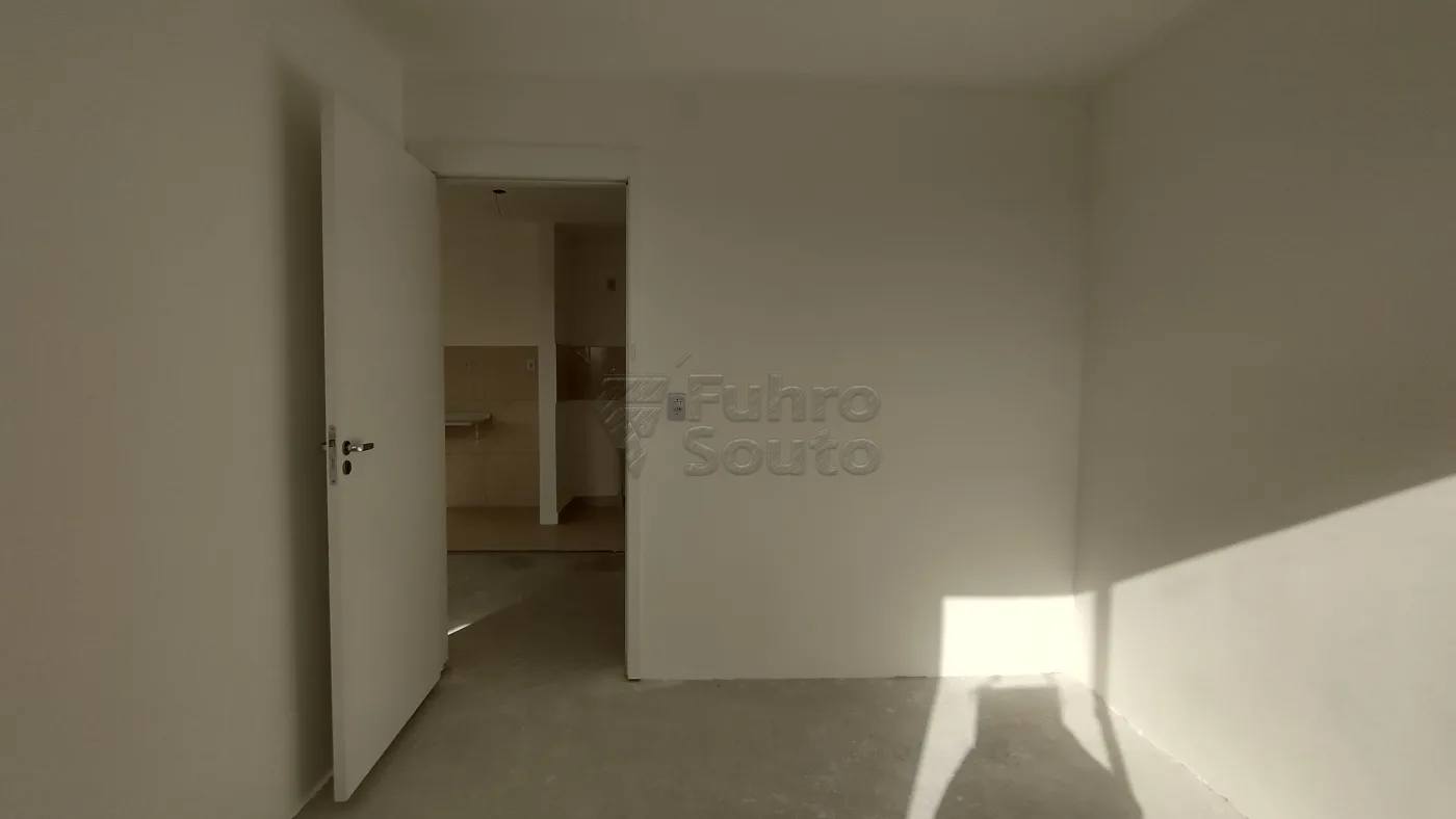 Comprar Apartamento / Padr&atilde;o em Pelotas R$ 140.000,00 - Foto 9