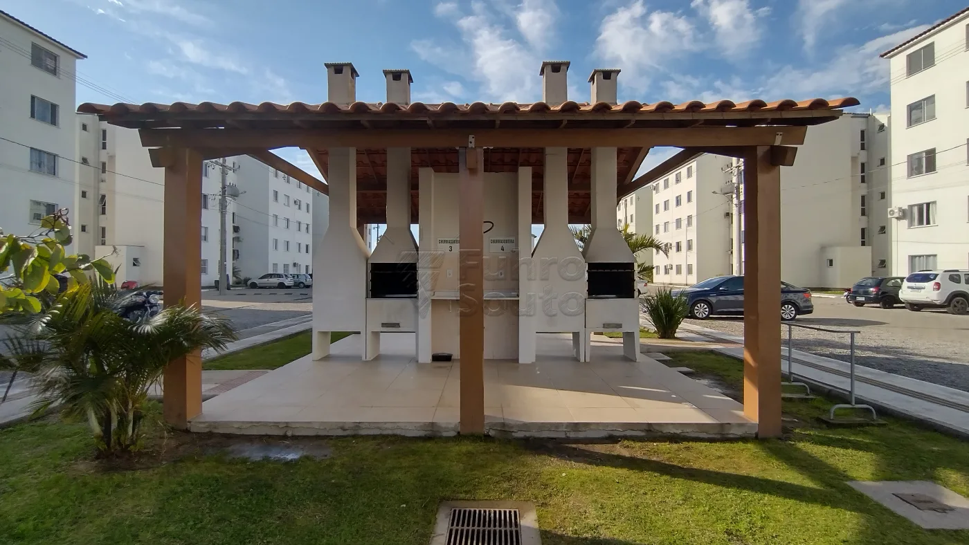 Comprar Apartamento / Padr&atilde;o em Pelotas R$ 140.000,00 - Foto 14