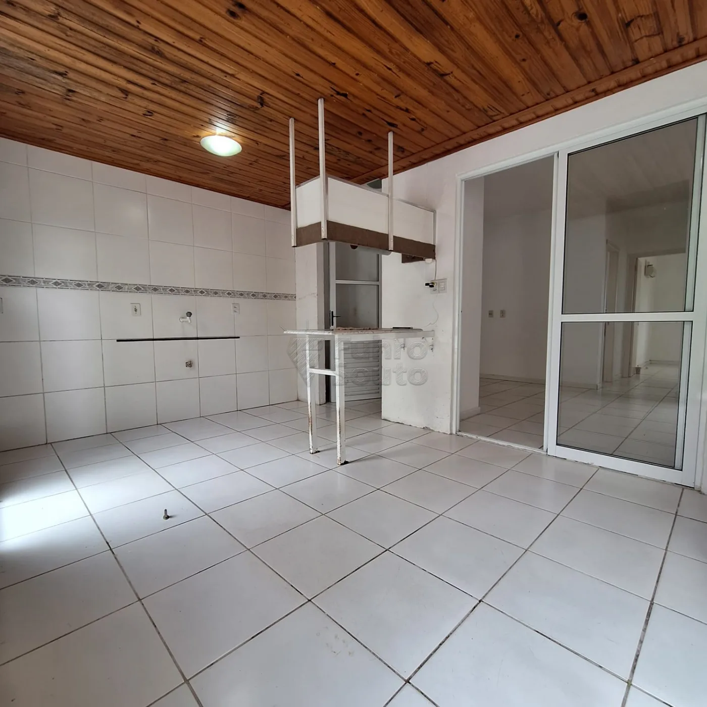 Comprar Casa / Condom&iacute;nio em Pelotas R$ 375.000,00 - Foto 3
