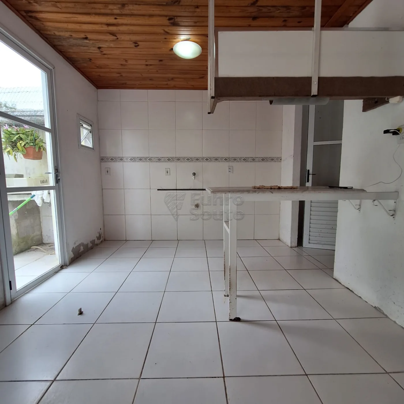 Comprar Casa / Condom&iacute;nio em Pelotas R$ 375.000,00 - Foto 4