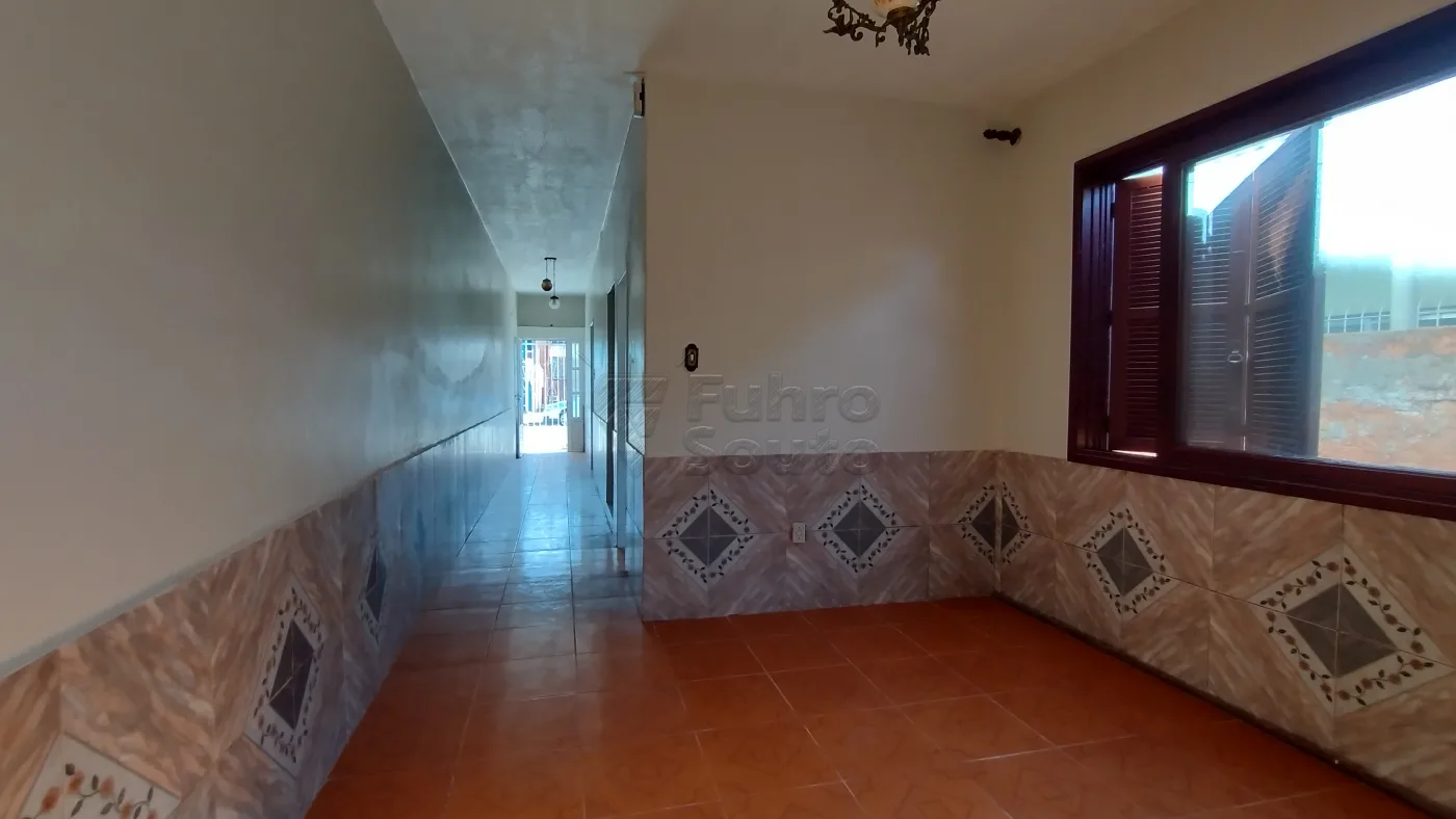 Comprar Casa / Padr&atilde;o em Pelotas R$ 320.000,00 - Foto 1
