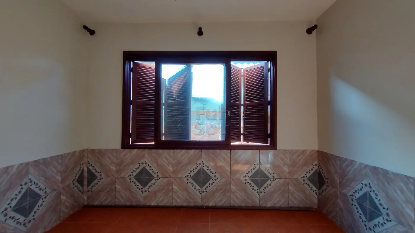 Comprar Casa / Padr&atilde;o em Pelotas R$ 320.000,00 - Foto 3
