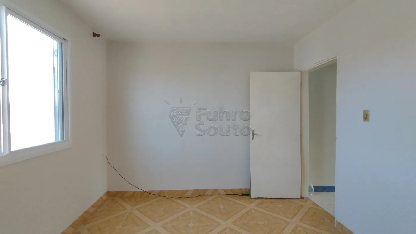 Comprar Casa / Padr&atilde;o em Pelotas R$ 320.000,00 - Foto 10