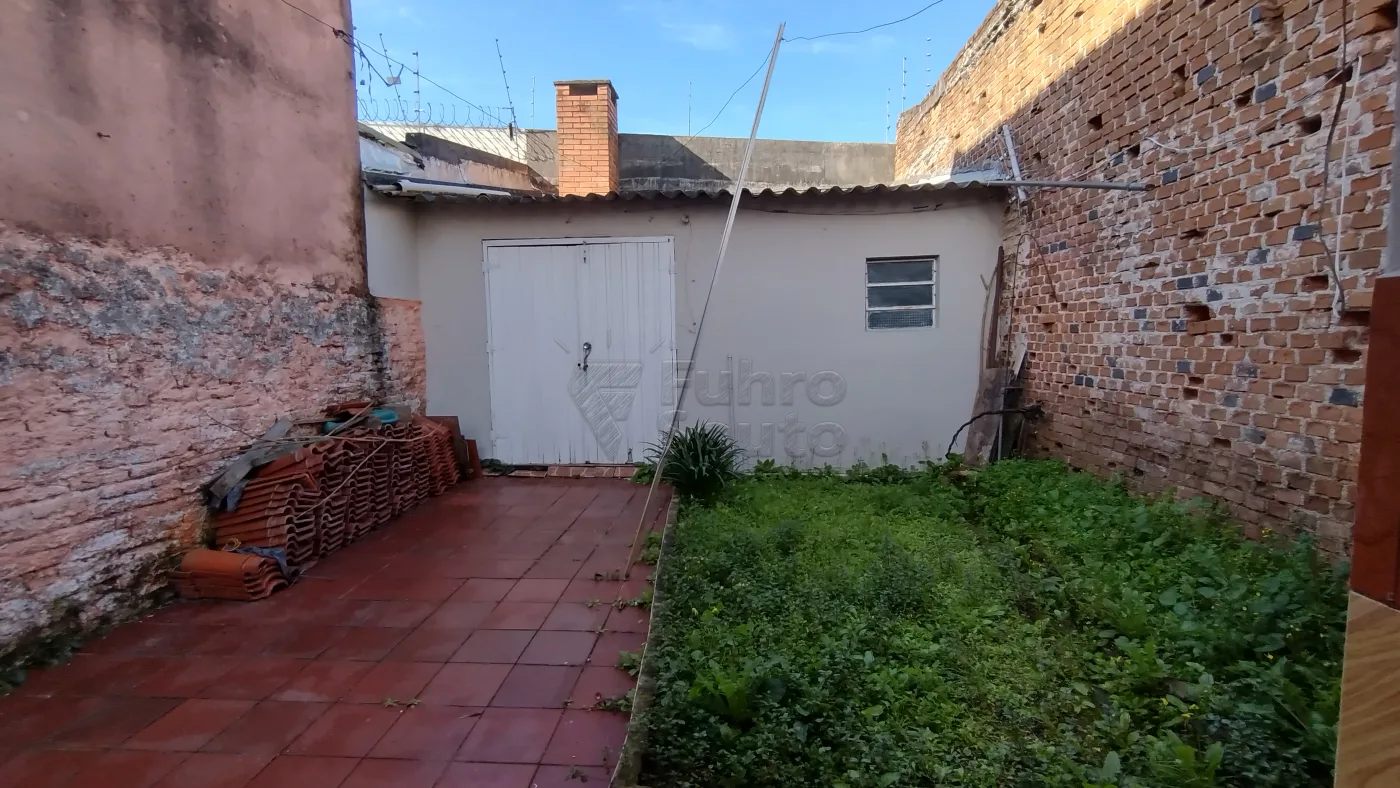 Comprar Casa / Padr&atilde;o em Pelotas R$ 320.000,00 - Foto 13