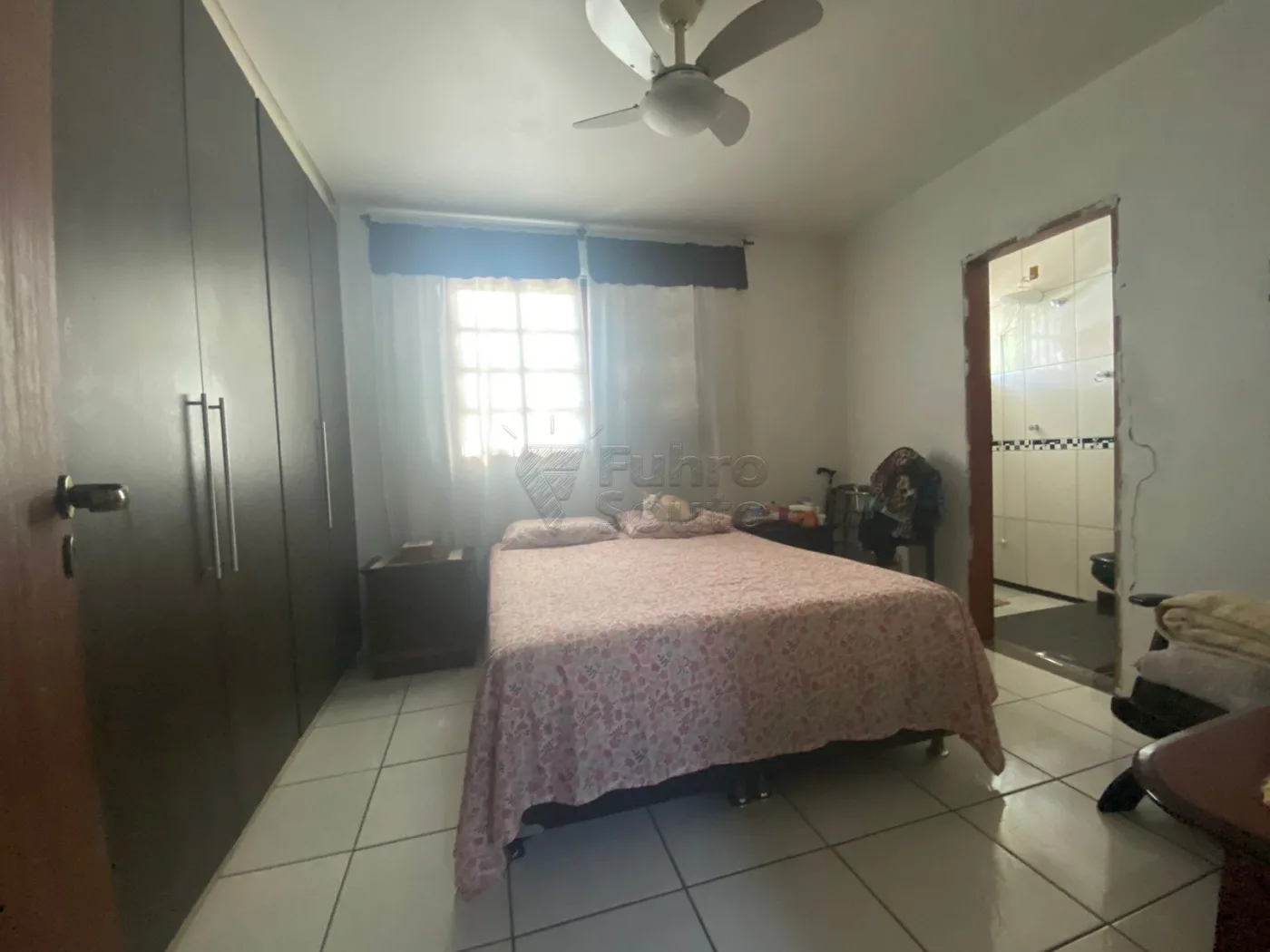 Comprar Casa / Padr&atilde;o em Pelotas R$ 458.000,00 - Foto 3