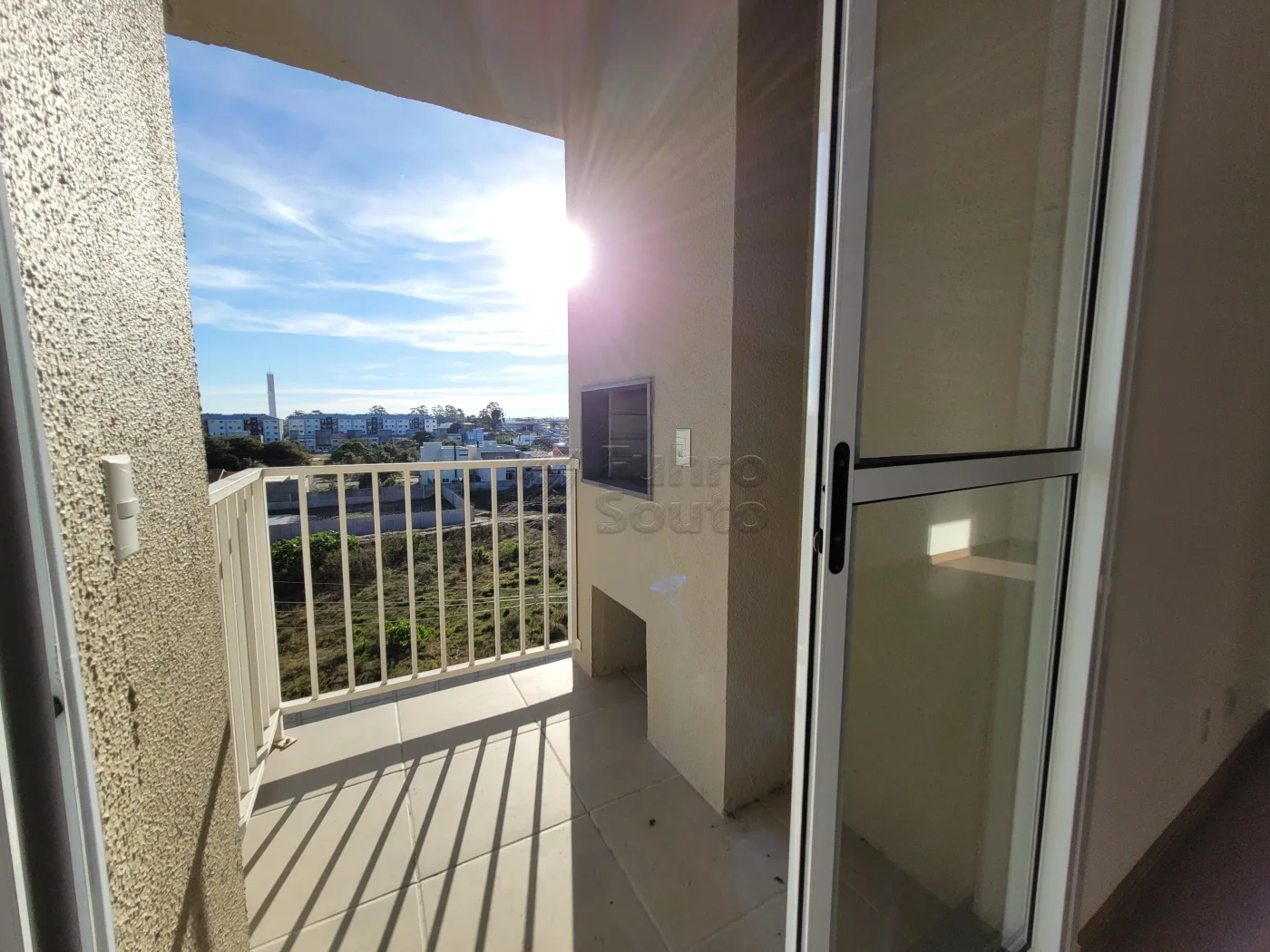 Alugar Apartamento / Padr&atilde;o em Pelotas R$ 900,00 - Foto 8