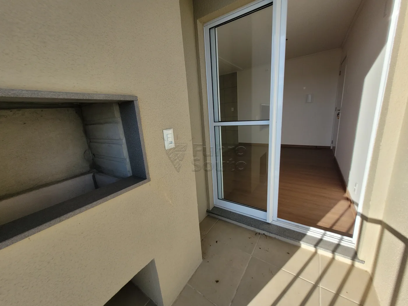 Alugar Apartamento / Padr&atilde;o em Pelotas R$ 900,00 - Foto 10