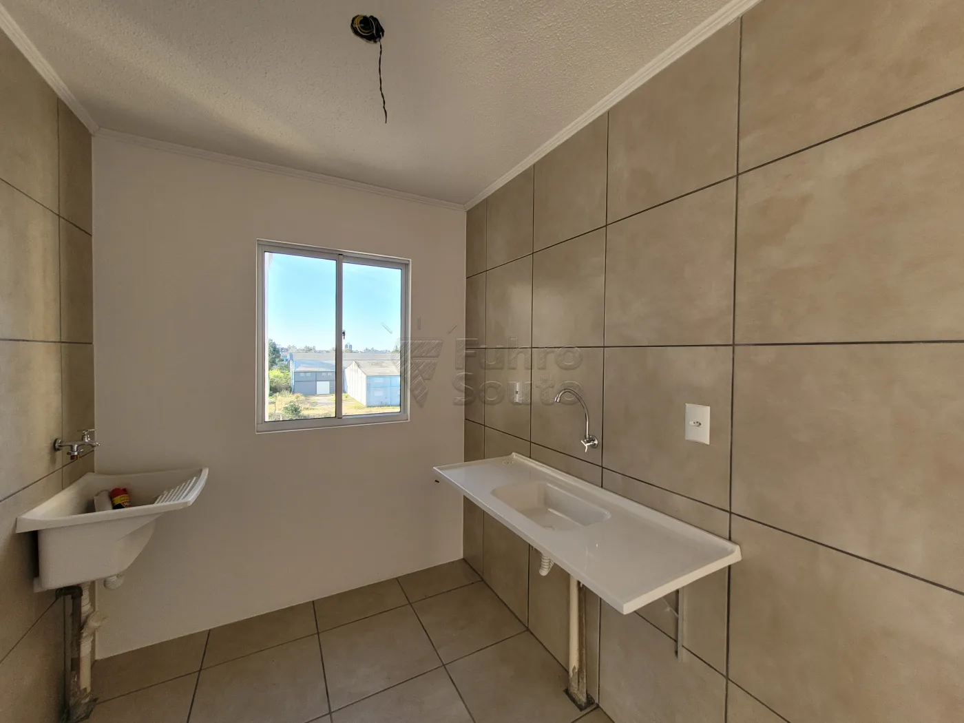 Alugar Apartamento / Padr&atilde;o em Pelotas R$ 900,00 - Foto 3