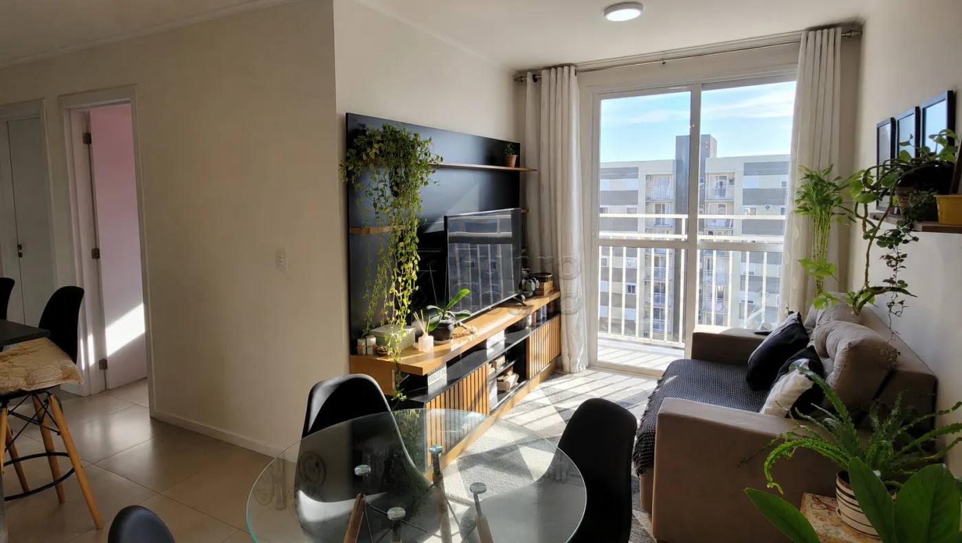 Comprar Apartamento / Padr&atilde;o em Pelotas R$ 369.000,00 - Foto 3