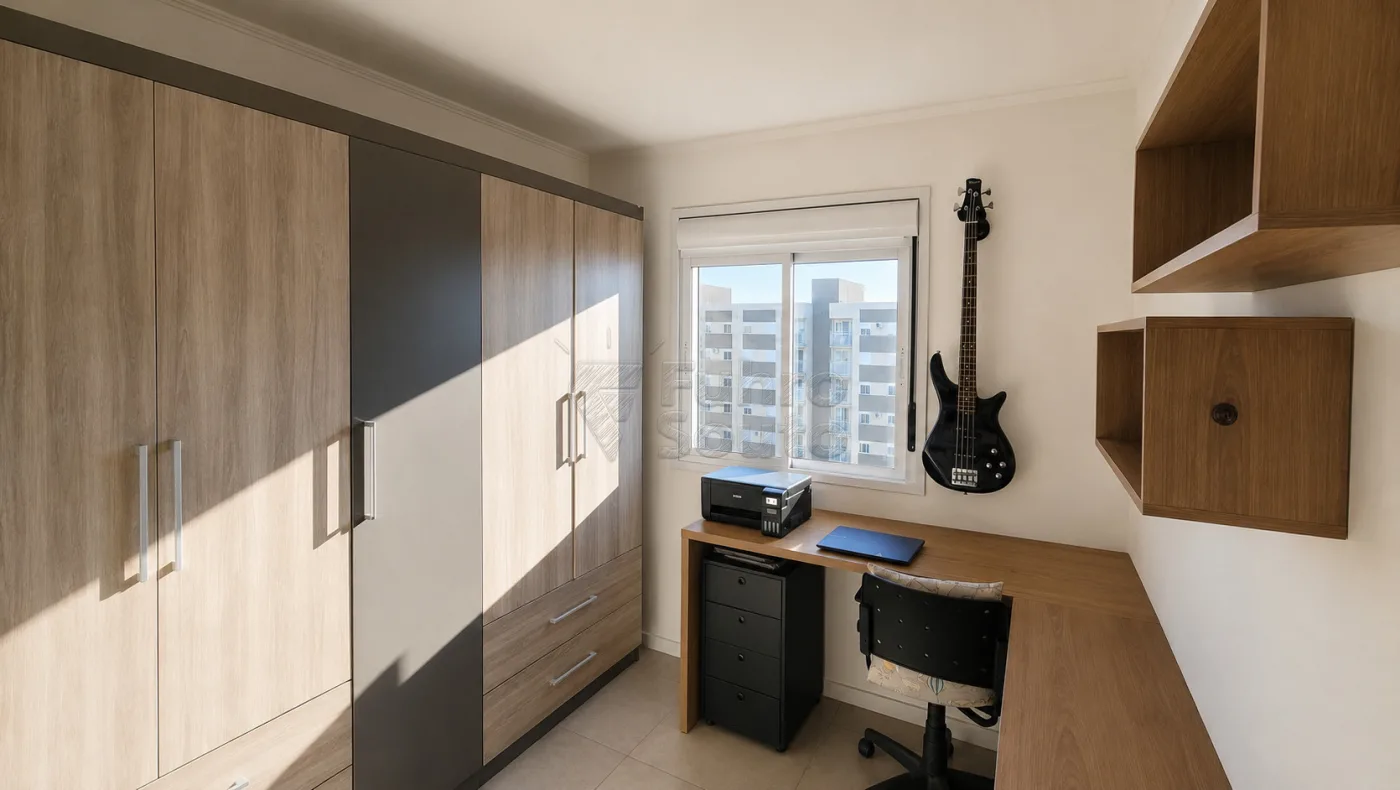 Comprar Apartamento / Padr&atilde;o em Pelotas R$ 369.000,00 - Foto 5