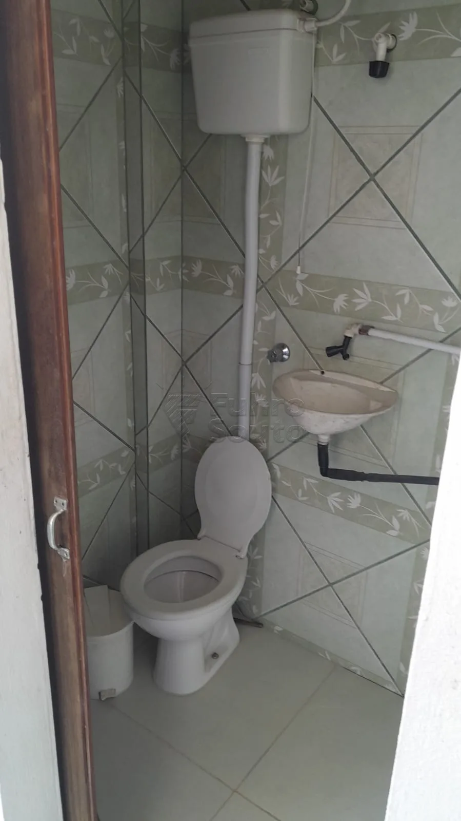 Comprar Casa / Padr&atilde;o em Pelotas R$ 480.000,00 - Foto 11