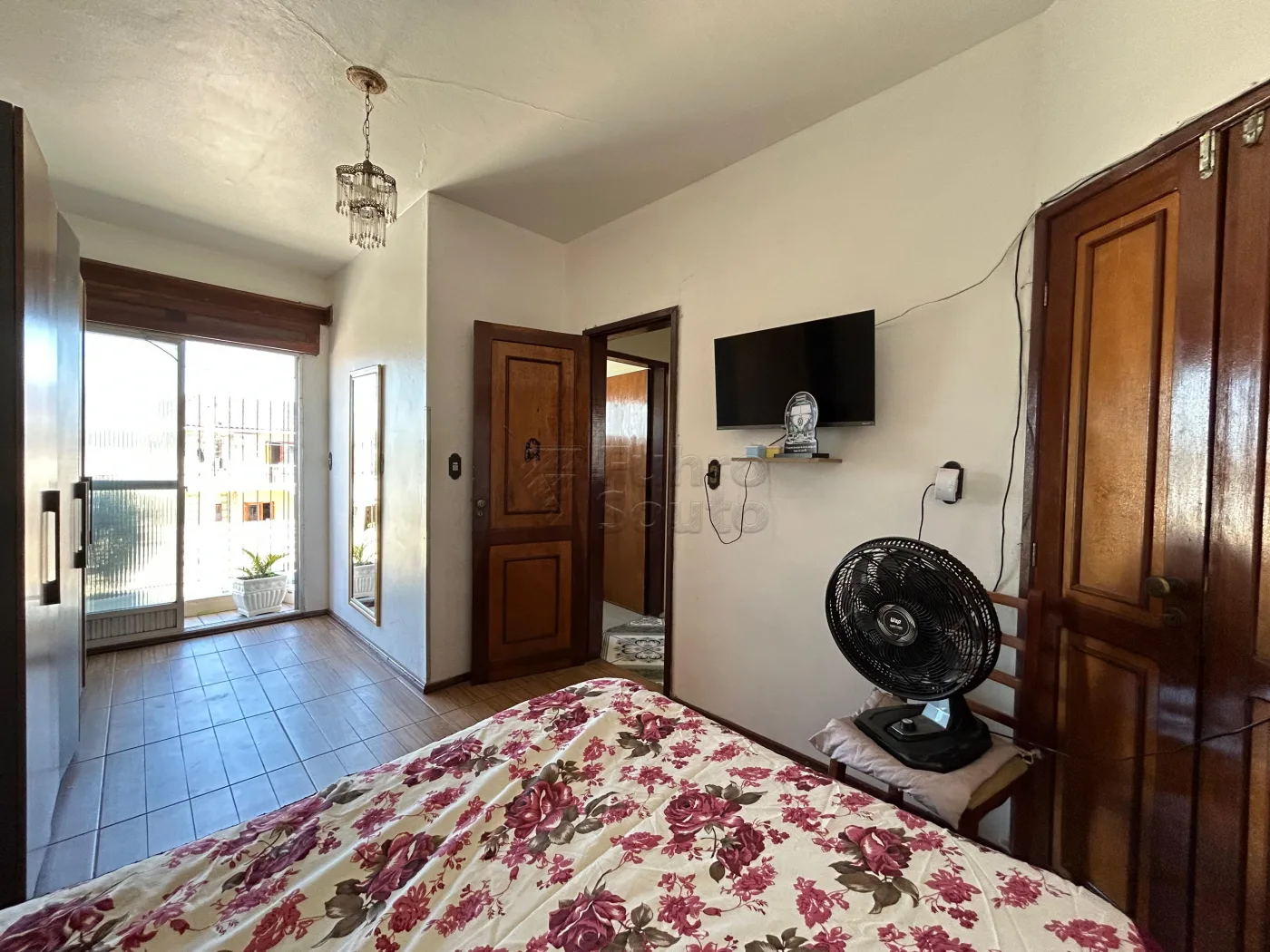 Comprar Casa / Padr&atilde;o em Pelotas R$ 480.000,00 - Foto 6