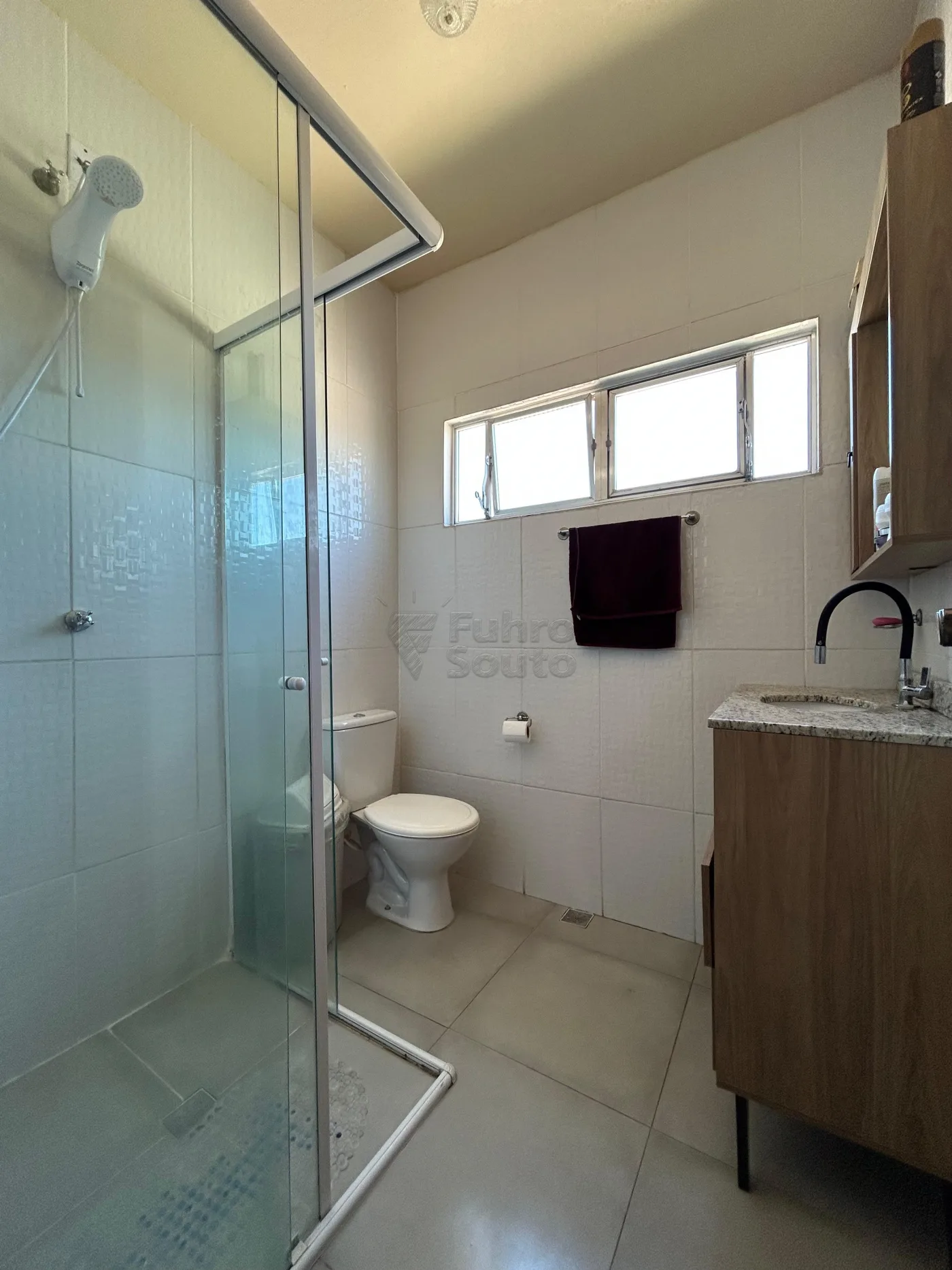 Comprar Casa / Padr&atilde;o em Pelotas R$ 480.000,00 - Foto 10