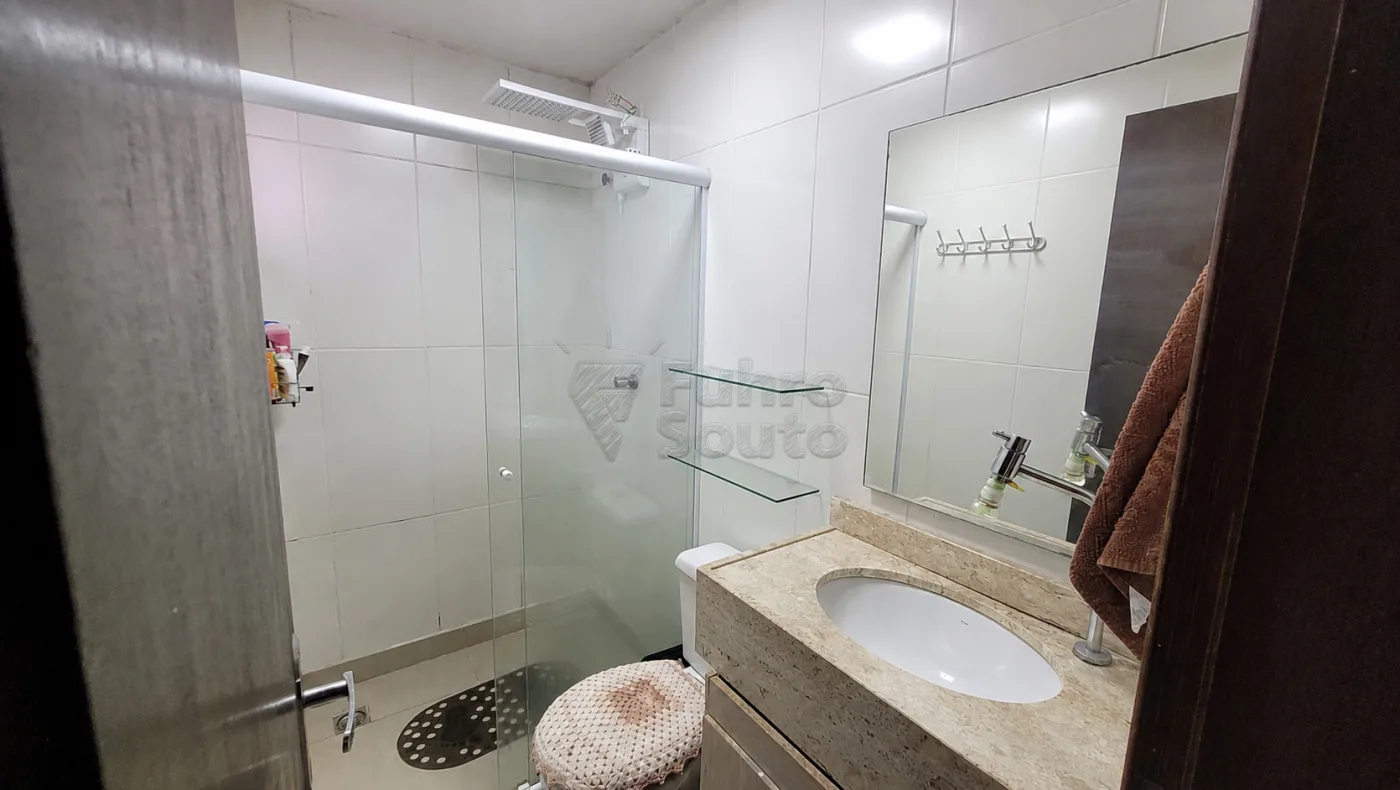 Comprar Apartamento / Padr&atilde;o em Pelotas R$ 265.000,00 - Foto 5
