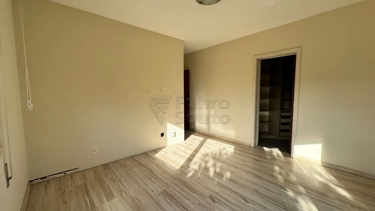 Comprar Apartamento / Padr&atilde;o em Pelotas R$ 700.000,00 - Foto 10
