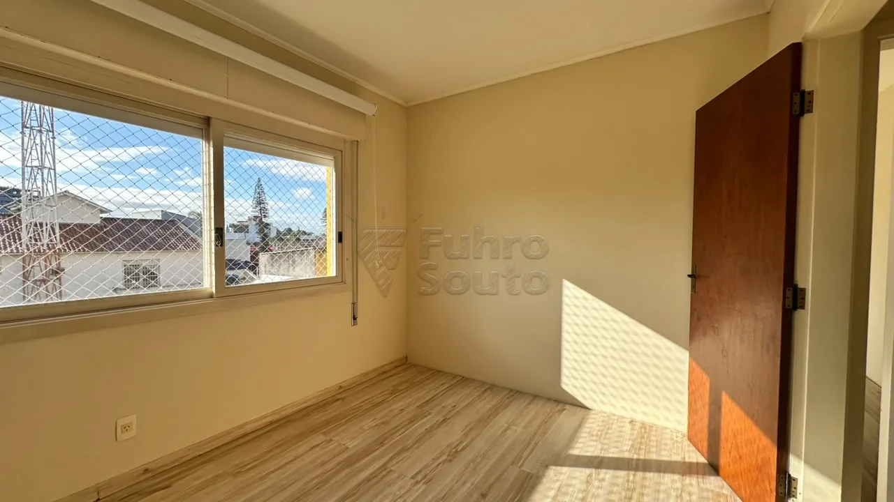 Comprar Apartamento / Padr&atilde;o em Pelotas R$ 700.000,00 - Foto 13