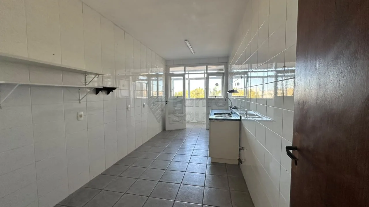 Comprar Apartamento / Padr&atilde;o em Pelotas R$ 700.000,00 - Foto 8