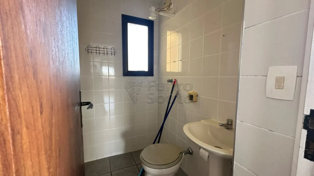 Comprar Apartamento / Padr&atilde;o em Pelotas R$ 700.000,00 - Foto 22