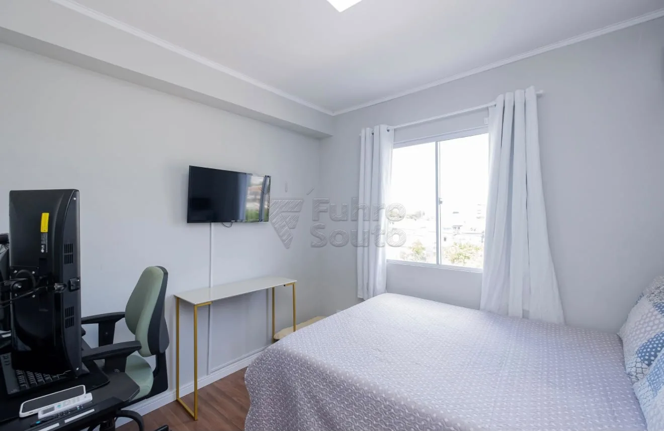 Comprar Apartamento / Padr&atilde;o em Pelotas R$ 280.000,00 - Foto 3