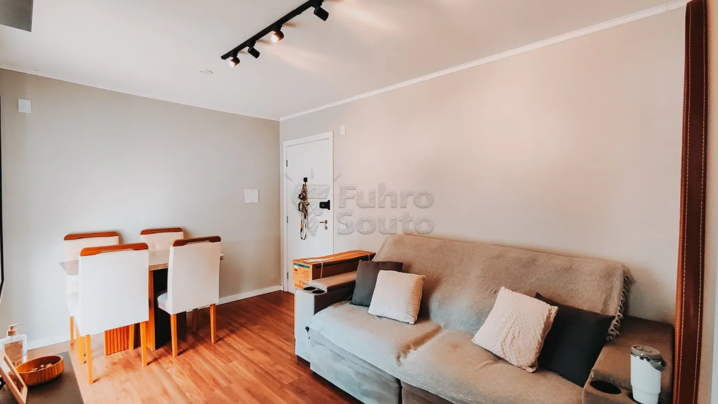 Comprar Apartamento / Padr&atilde;o em Pelotas R$ 280.000,00 - Foto 2