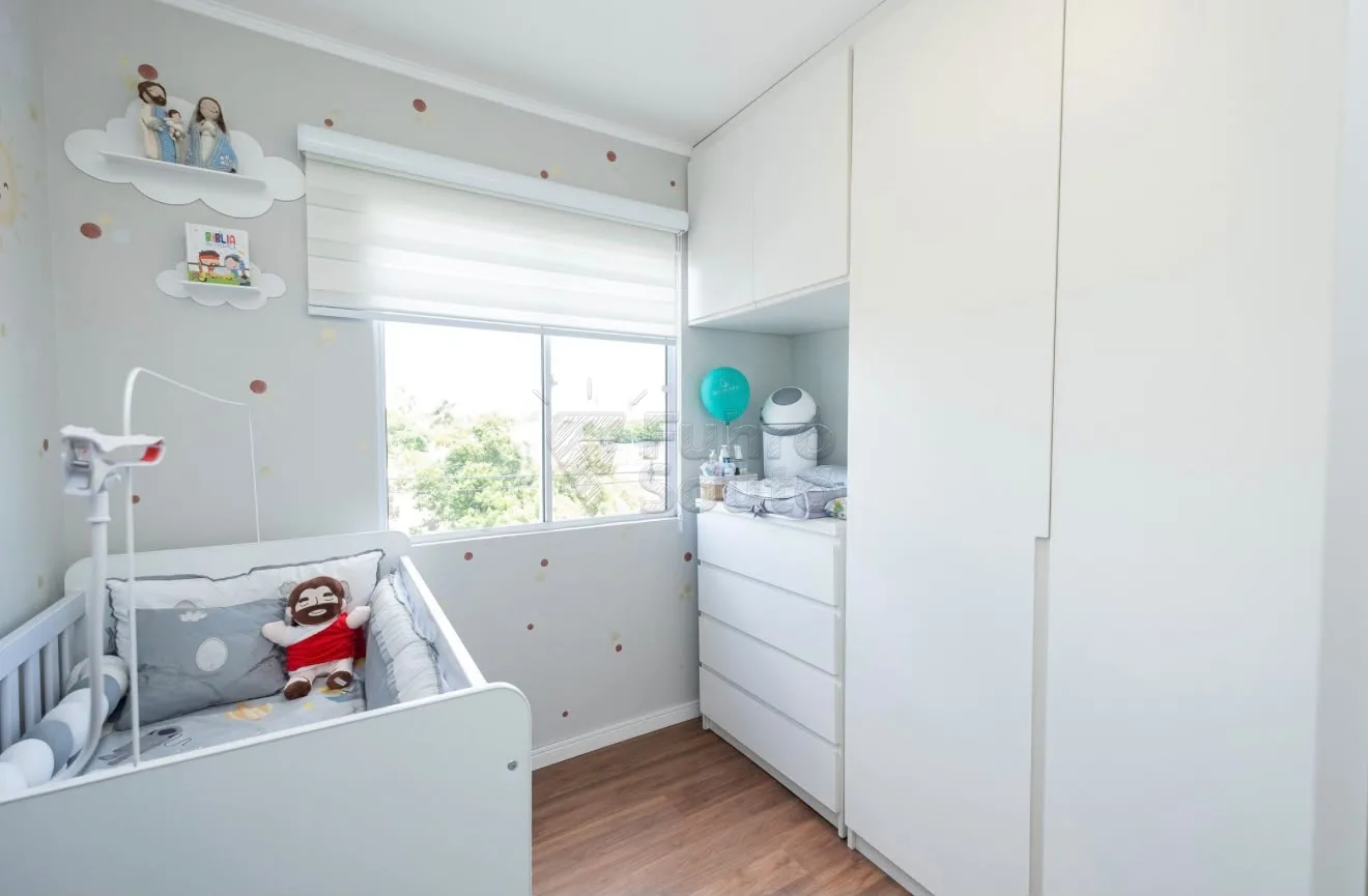 Comprar Apartamento / Padr&atilde;o em Pelotas R$ 280.000,00 - Foto 9