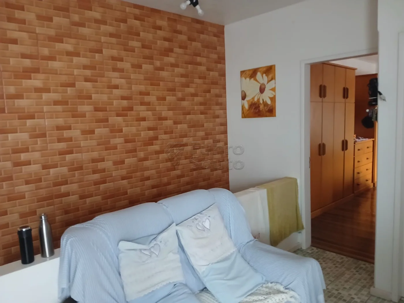 Comprar Casa / Padr&atilde;o em Pelotas R$ 590.000,00 - Foto 2