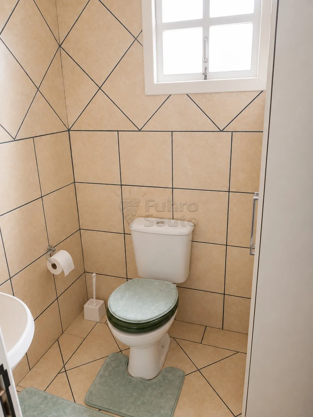 Comprar Casa / Padr&atilde;o em Pelotas R$ 590.000,00 - Foto 5