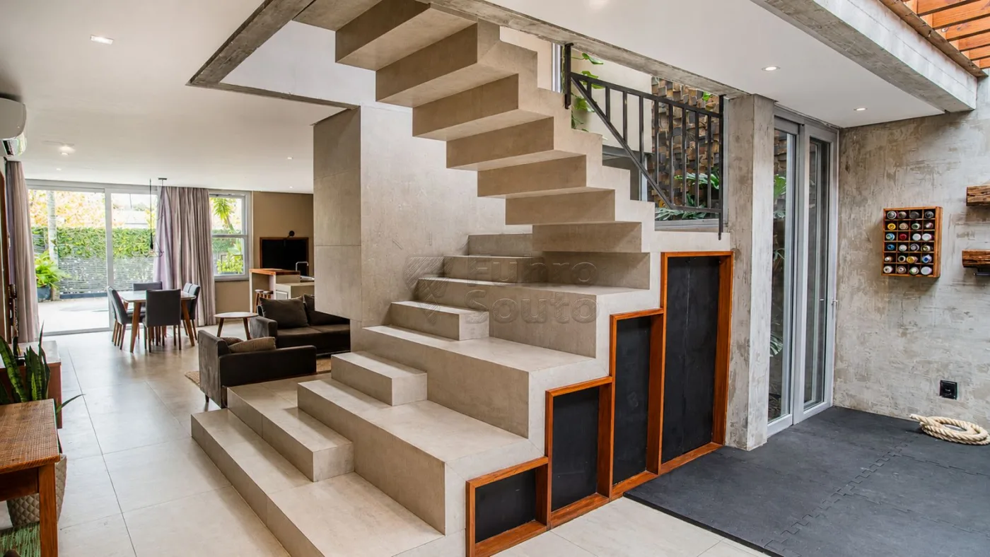 Comprar Casa / Padr&atilde;o em Pelotas R$ 1.250.000,00 - Foto 6