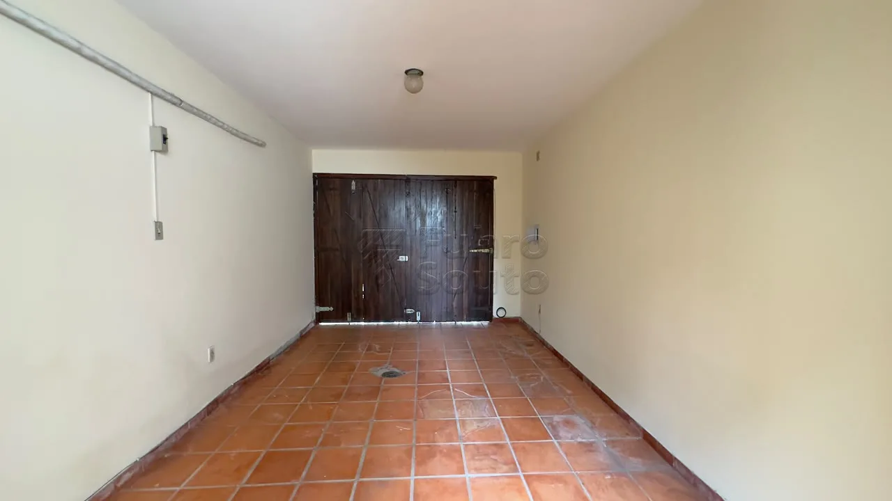 Comprar Casa / Padr&atilde;o em Pelotas R$ 920.000,00 - Foto 5