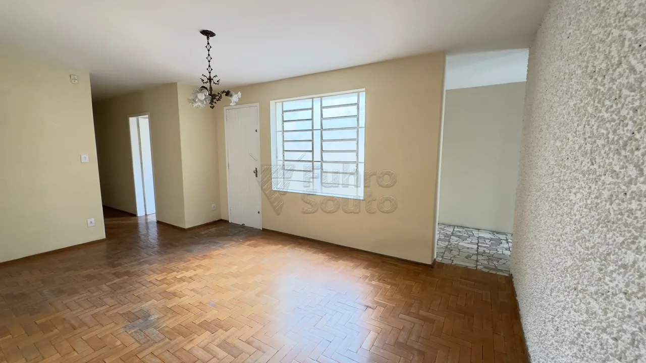 Comprar Casa / Padr&atilde;o em Pelotas R$ 920.000,00 - Foto 11