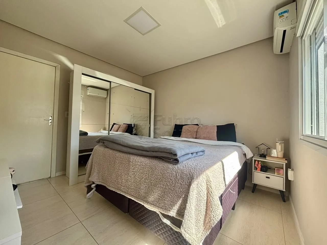 Comprar Casa / Padr&atilde;o em Pelotas R$ 270.000,00 - Foto 5