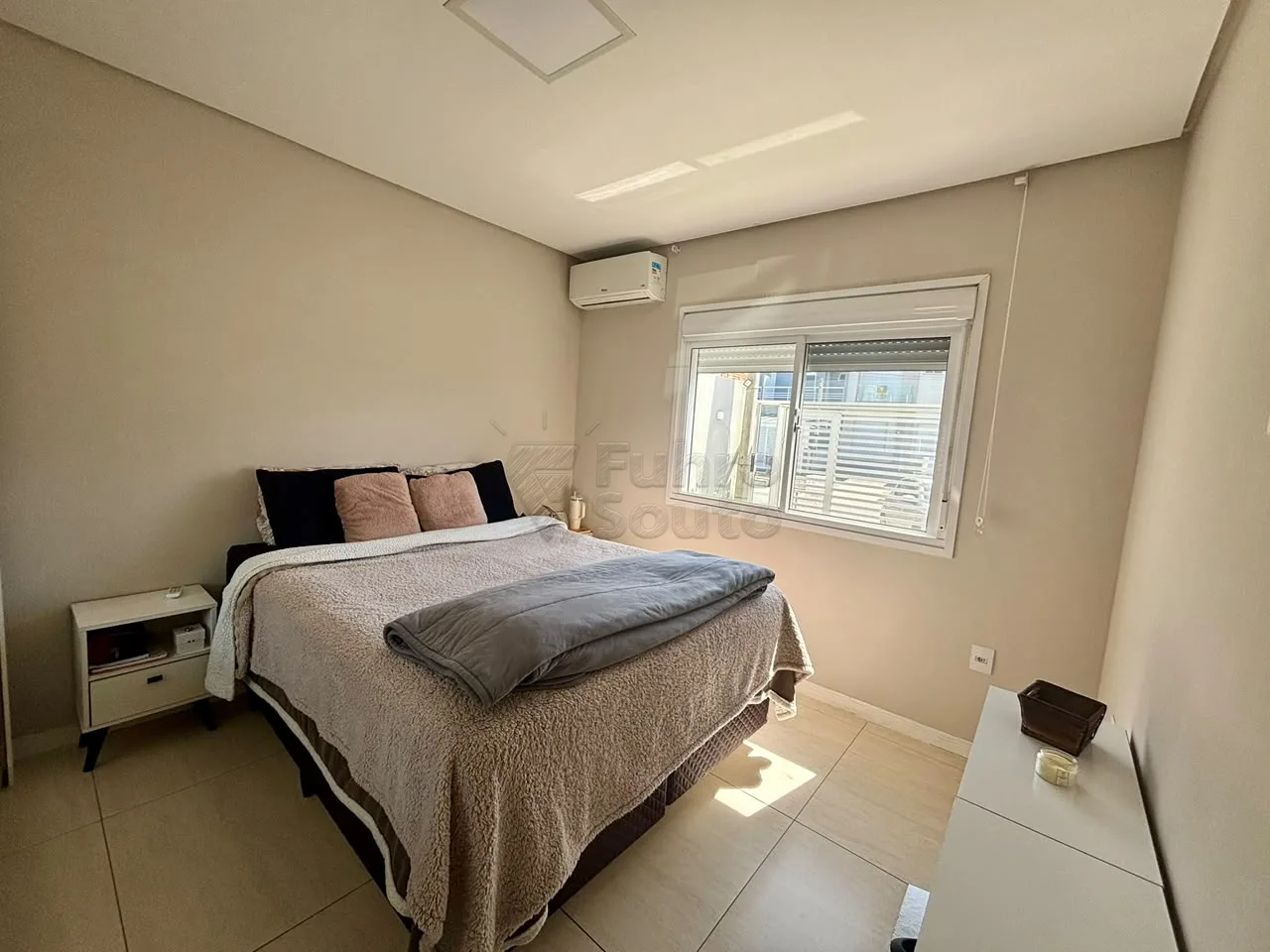 Comprar Casa / Padr&atilde;o em Pelotas R$ 270.000,00 - Foto 6