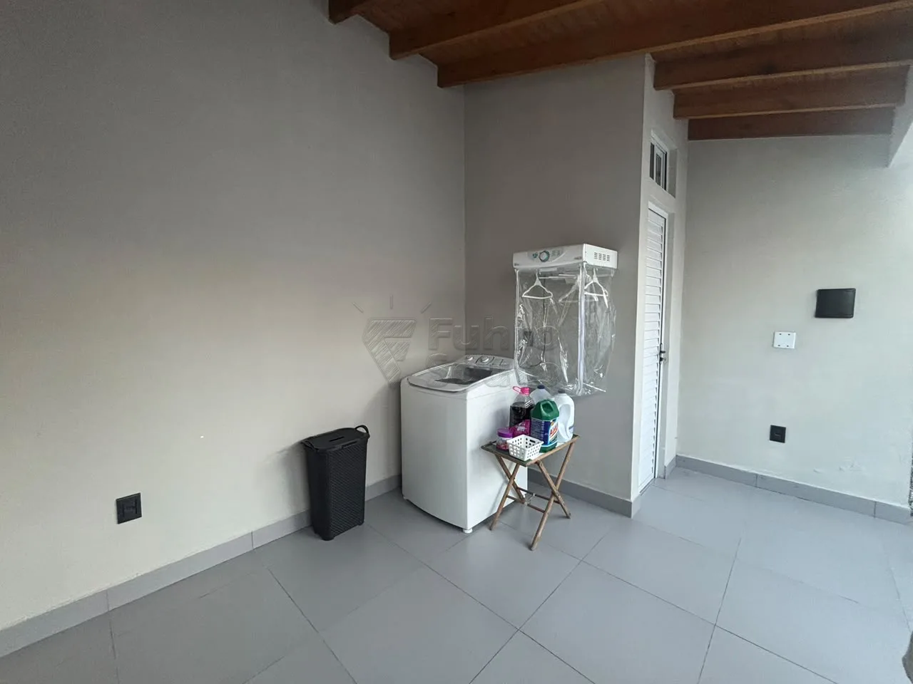 Comprar Casa / Padr&atilde;o em Pelotas R$ 270.000,00 - Foto 8