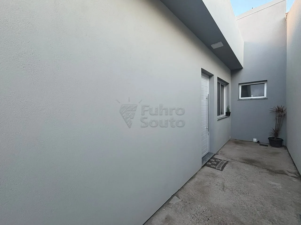 Comprar Casa / Padr&atilde;o em Pelotas R$ 270.000,00 - Foto 7
