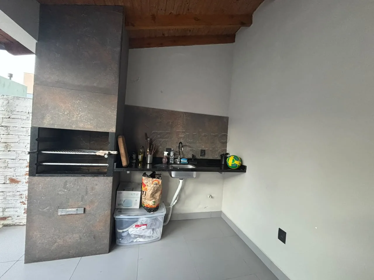 Comprar Casa / Padr&atilde;o em Pelotas R$ 270.000,00 - Foto 11