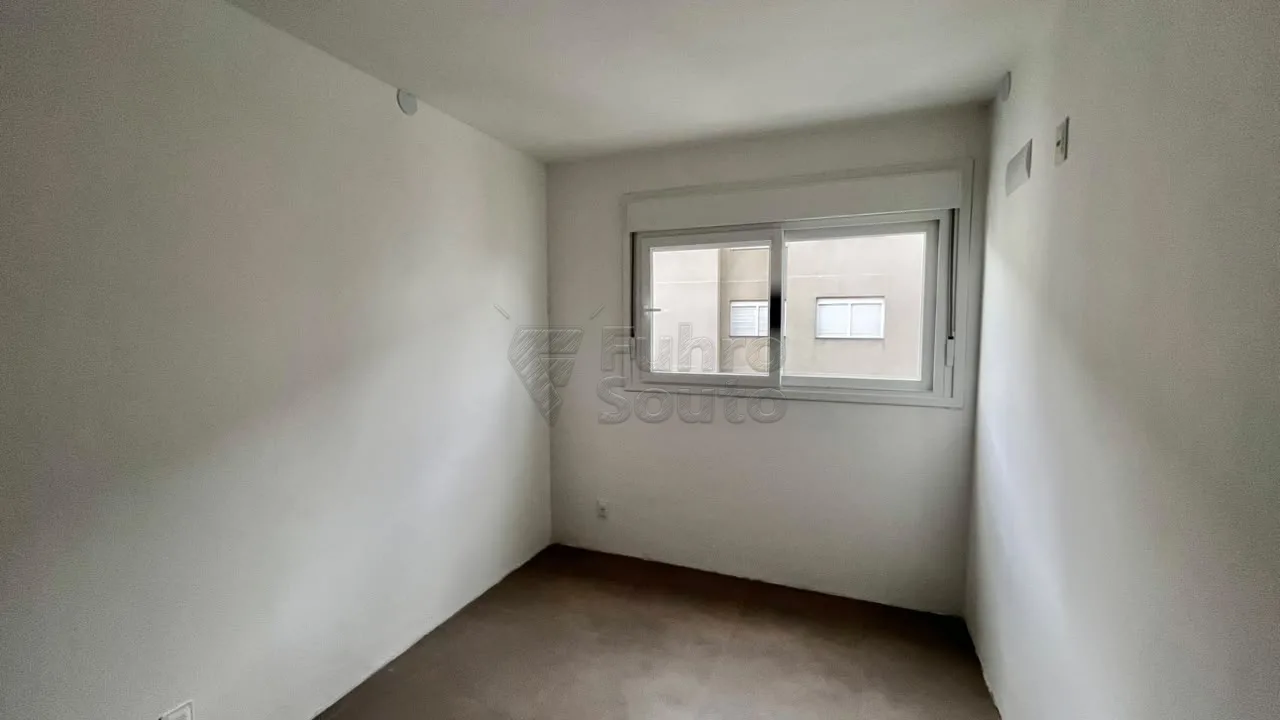 Comprar Apartamento / Padr&atilde;o em Pelotas R$ 447.000,00 - Foto 2