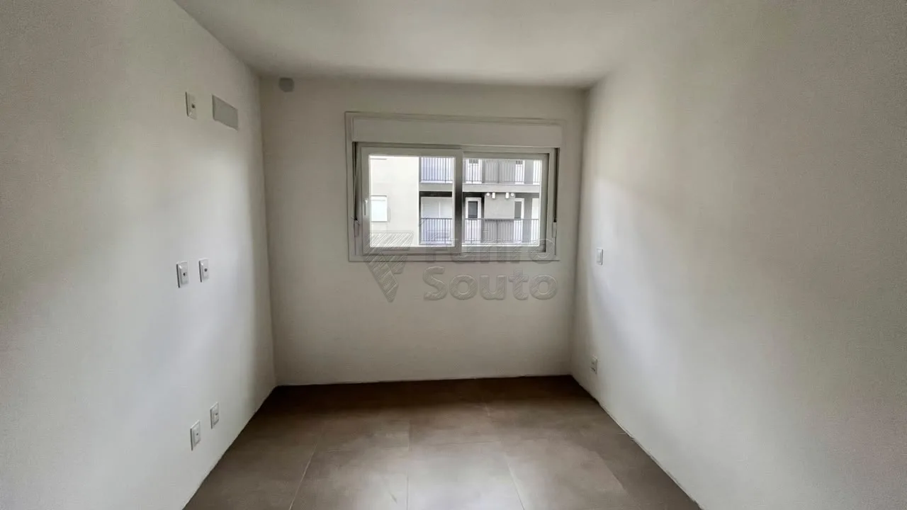 Comprar Apartamento / Padr&atilde;o em Pelotas R$ 447.000,00 - Foto 3