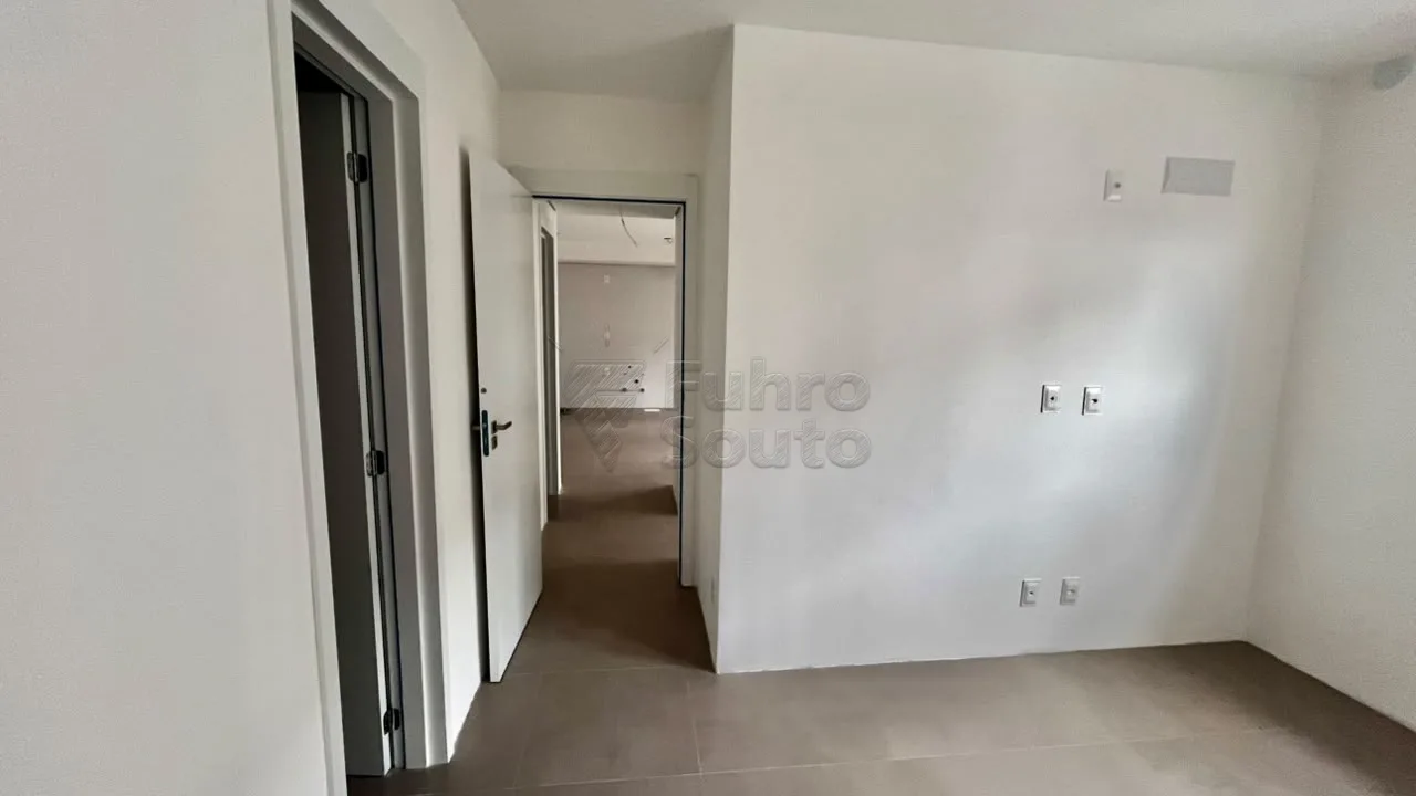 Comprar Apartamento / Padr&atilde;o em Pelotas R$ 447.000,00 - Foto 4