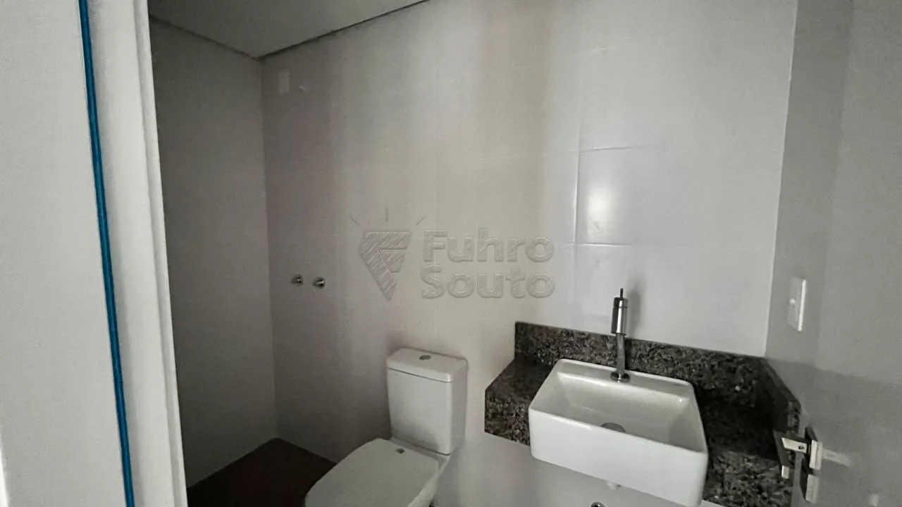 Comprar Apartamento / Padr&atilde;o em Pelotas R$ 447.000,00 - Foto 5